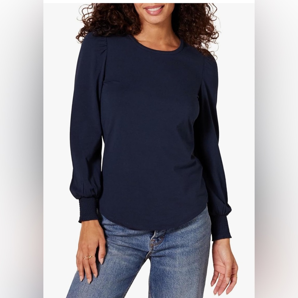 Amazon Essentials Long-Sleeve Crewneck Smocked Cuff Top